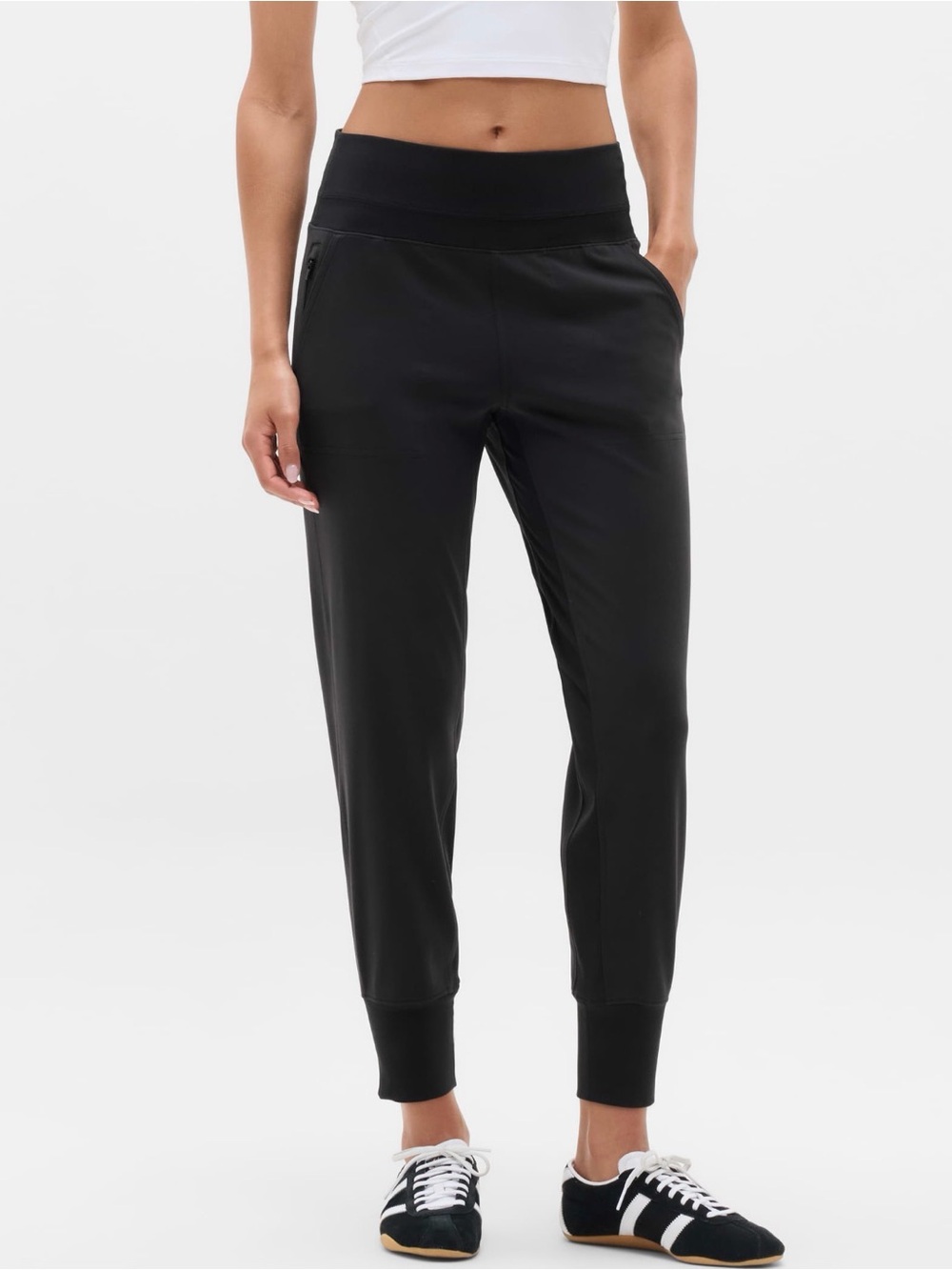 Athleta Women's Venice High Rise Jogger
Size Medium - C30-102